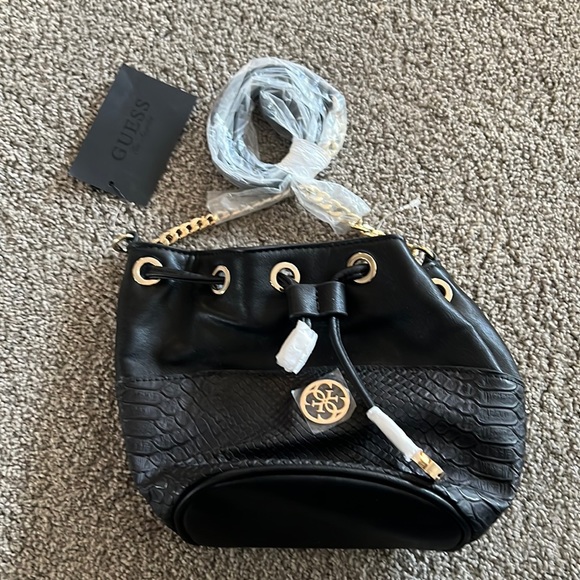 Guess Handbags - Guess purse